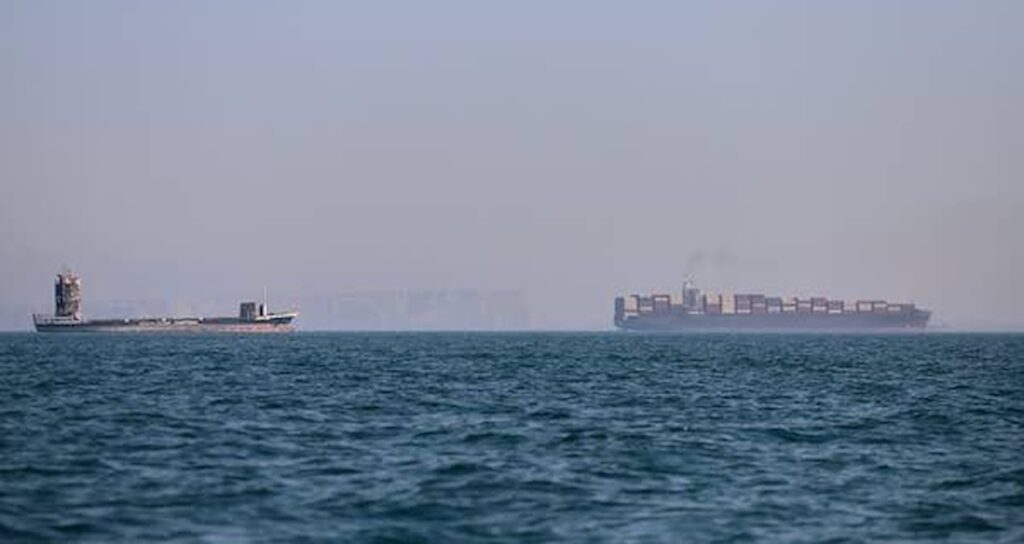 Hürmüz Boğaz’ında iki tanker vuruldu